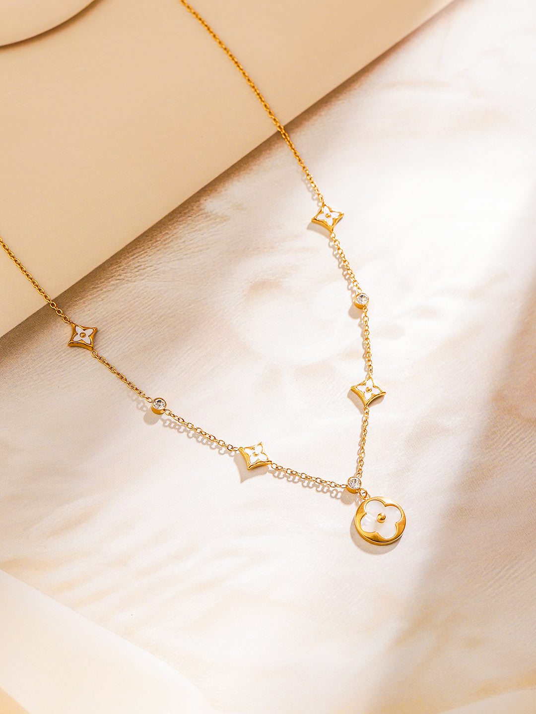 Gold Toned Floral Pendant Gold