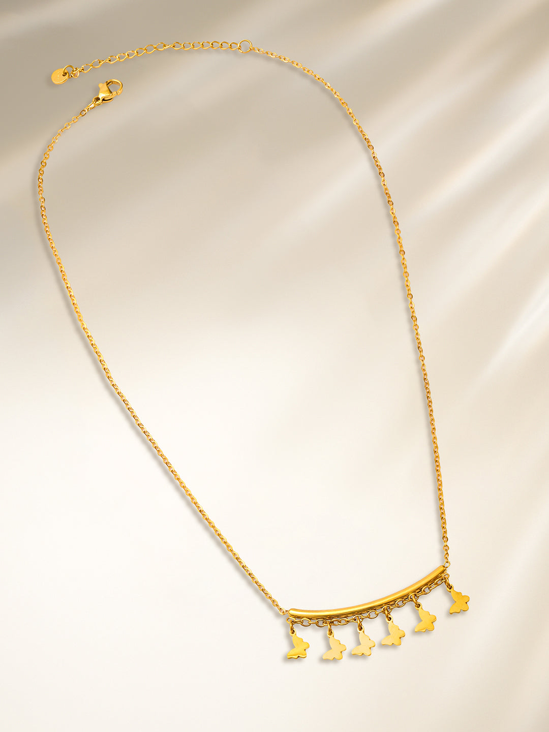 Gold Toned Butterfly Charm Necklace フリーサイズ