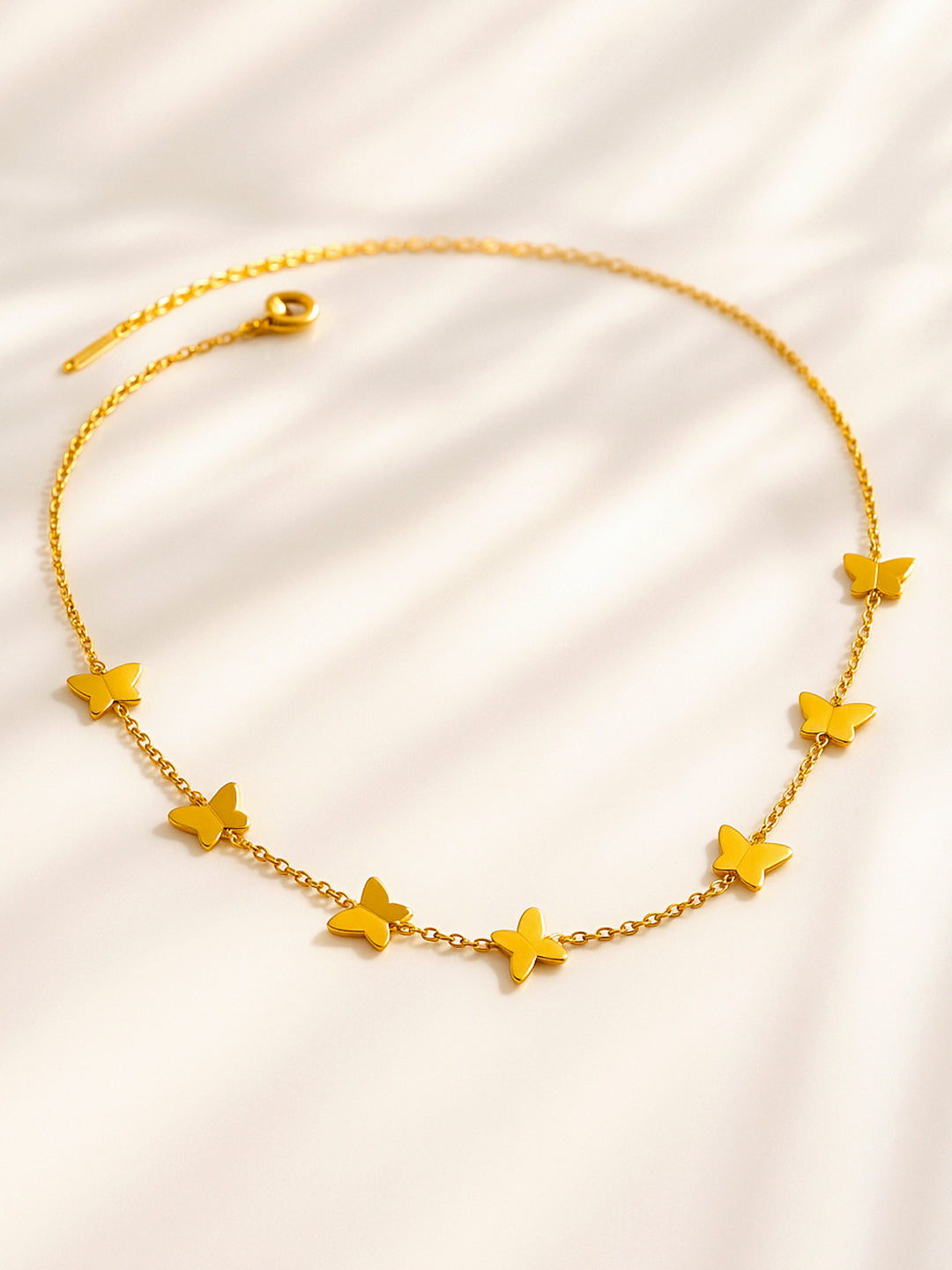 Gold Layered Necklace With Butterfly Accent フリーサイズ