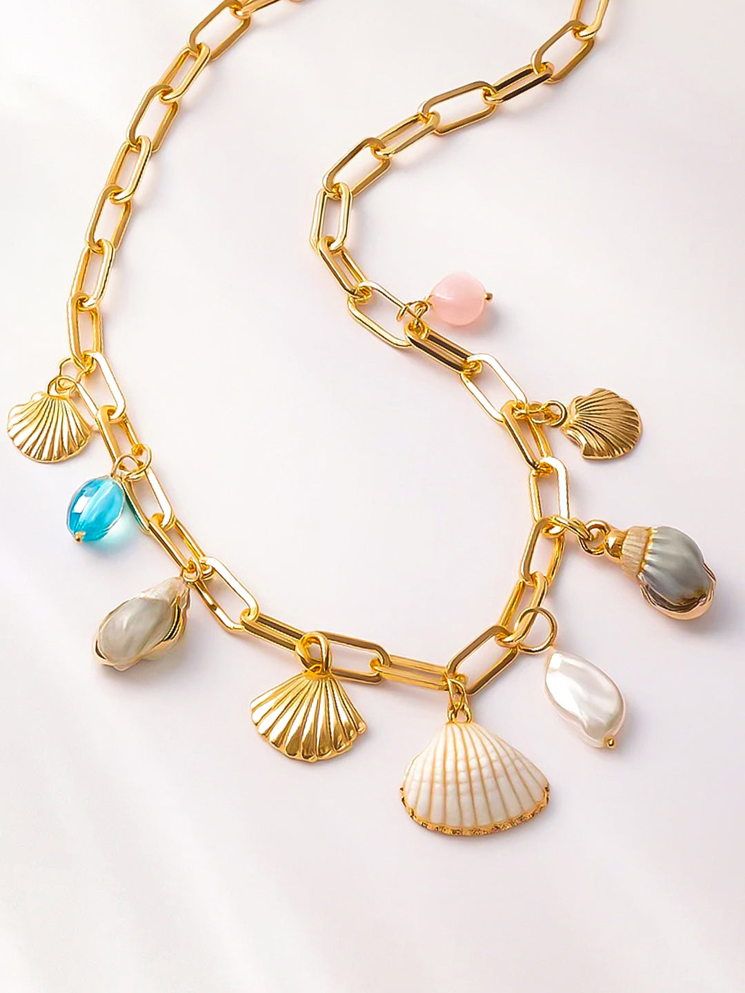 Gold Necklace With Crystal & Shell Charms フリーサイズ