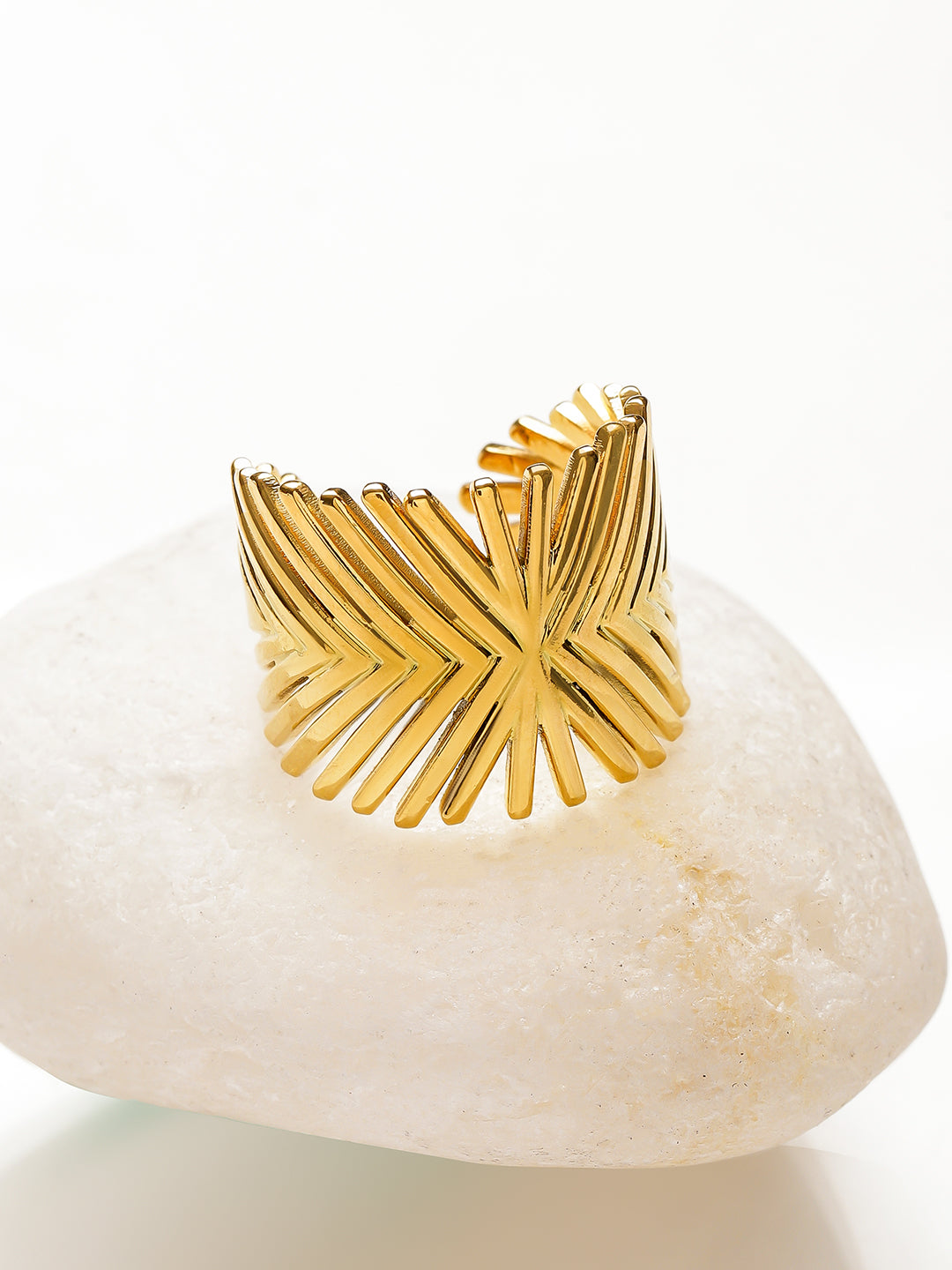 Abstract Gold Toned Ring フリーサイズ
