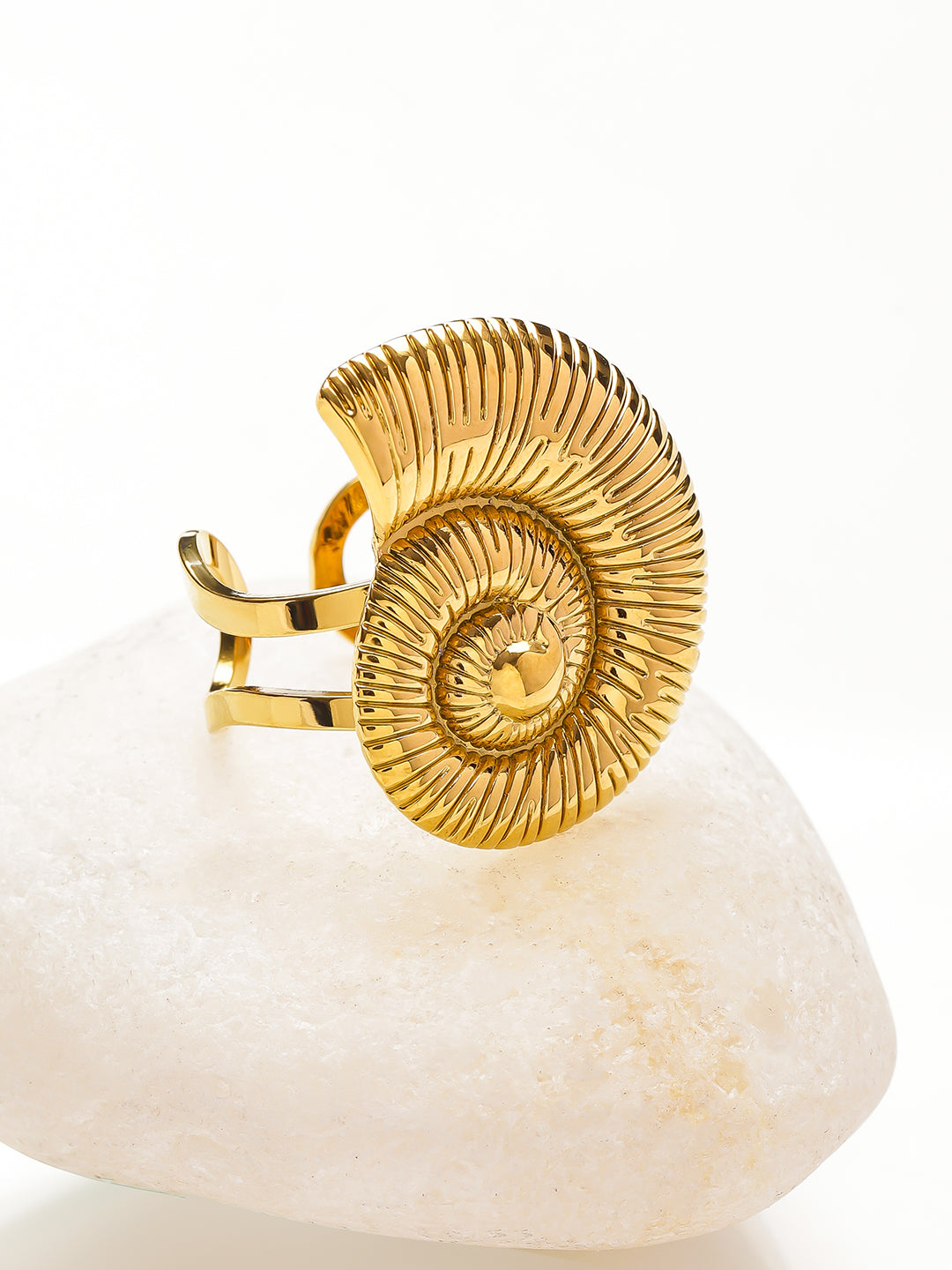 Shell Motif Gold Statement Ring フリーサイズ