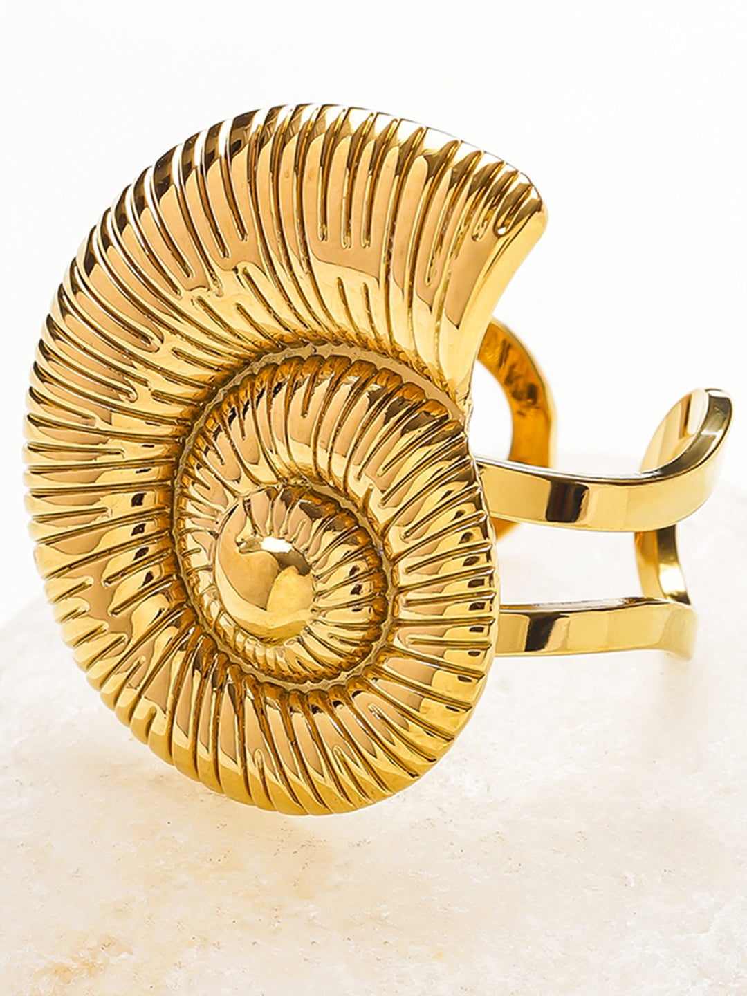 Shell Motif Gold Statement Ring フリーサイズ