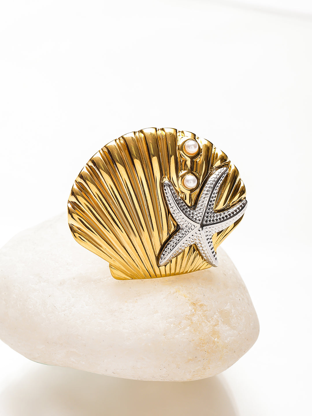 Dual Toned Shell Motif Statement Ring フリーサイズ