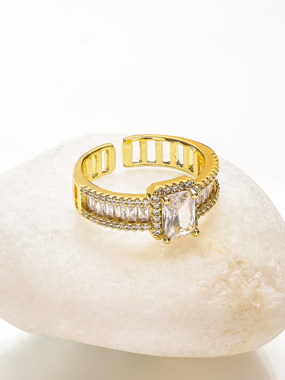 【Rubans】 Voguish 18K Gold Plated Stainless Steel Baguette Solitaire Adjustable Ring｜ヴォーギッシュ 18K ゴールドメッキ ステンレス バゲット ソリテール リング