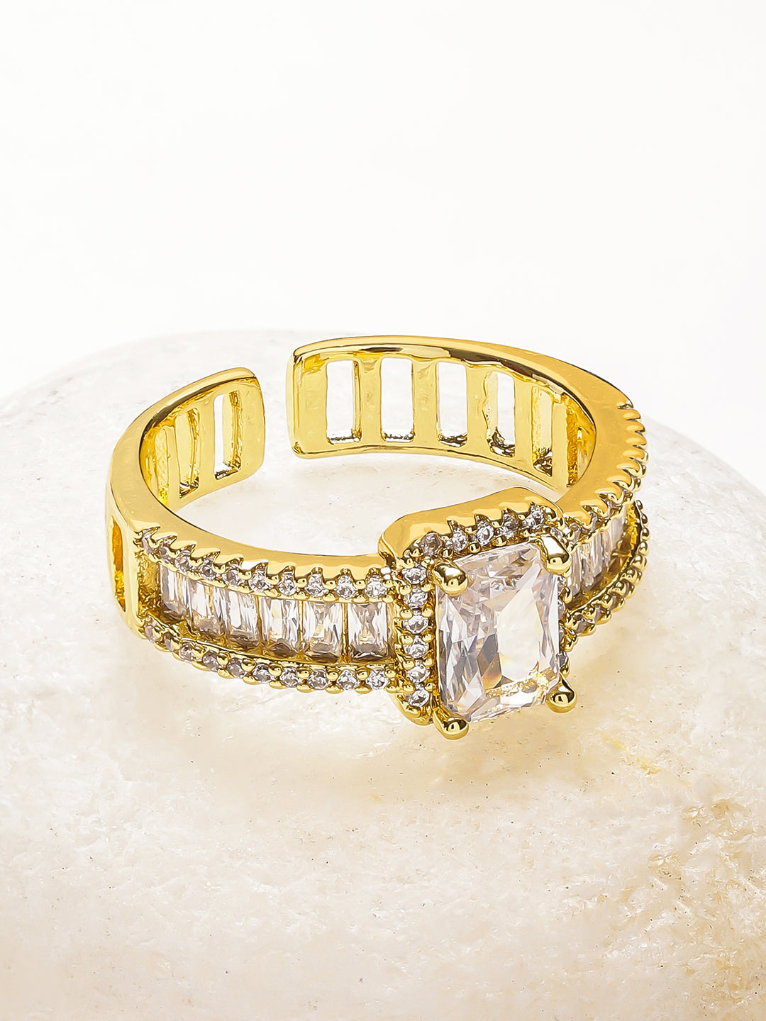 【Rubans】 Voguish 18K Gold Plated Stainless Steel Baguette Solitaire Adjustable Ring｜ヴォーギッシュ 18K ゴールドメッキ ステンレス バゲット ソリテール リング