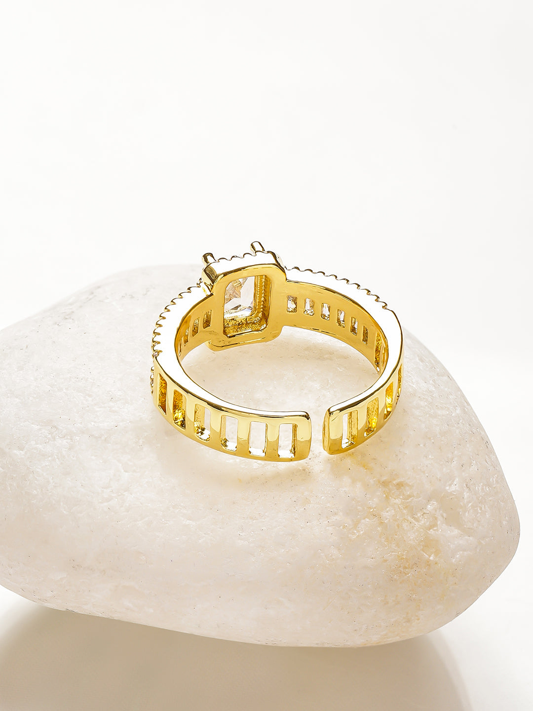 【Rubans】 Voguish 18K Gold Plated Stainless Steel Baguette Solitaire Adjustable Ring｜ヴォーギッシュ 18K ゴールドメッキ ステンレス バゲット ソリテール リング