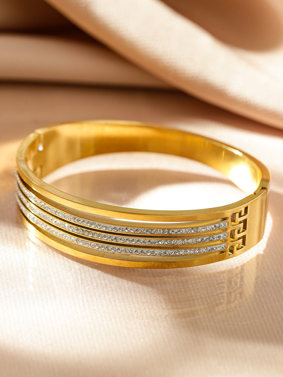 Triple Line American Diamond Zirconia Studded Bracelet フリーサイズ