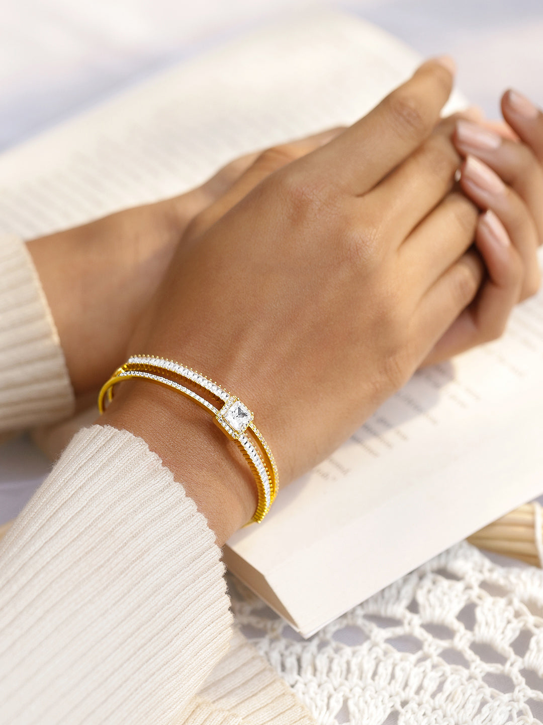 Regal Gold Amercian Diamond Zirconia Bracelet Gold