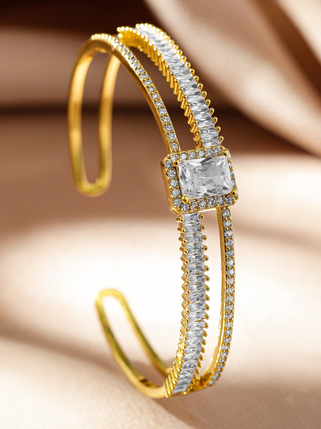 Regal Gold Amercian Diamond Zirconia Bracelet Gold