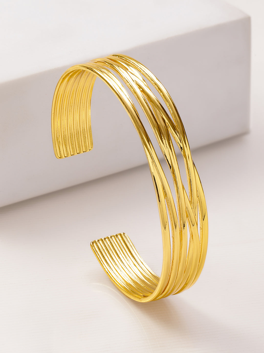 Bold Open Cuff Golden Bracelet フリーサイズ