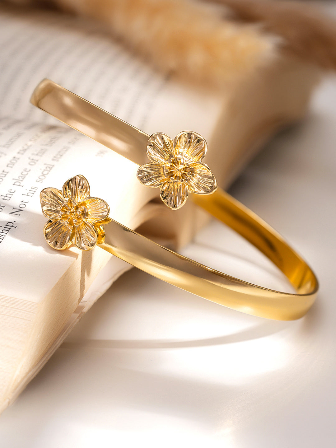 Golden Bloom Floral Armlet フリーサイズ