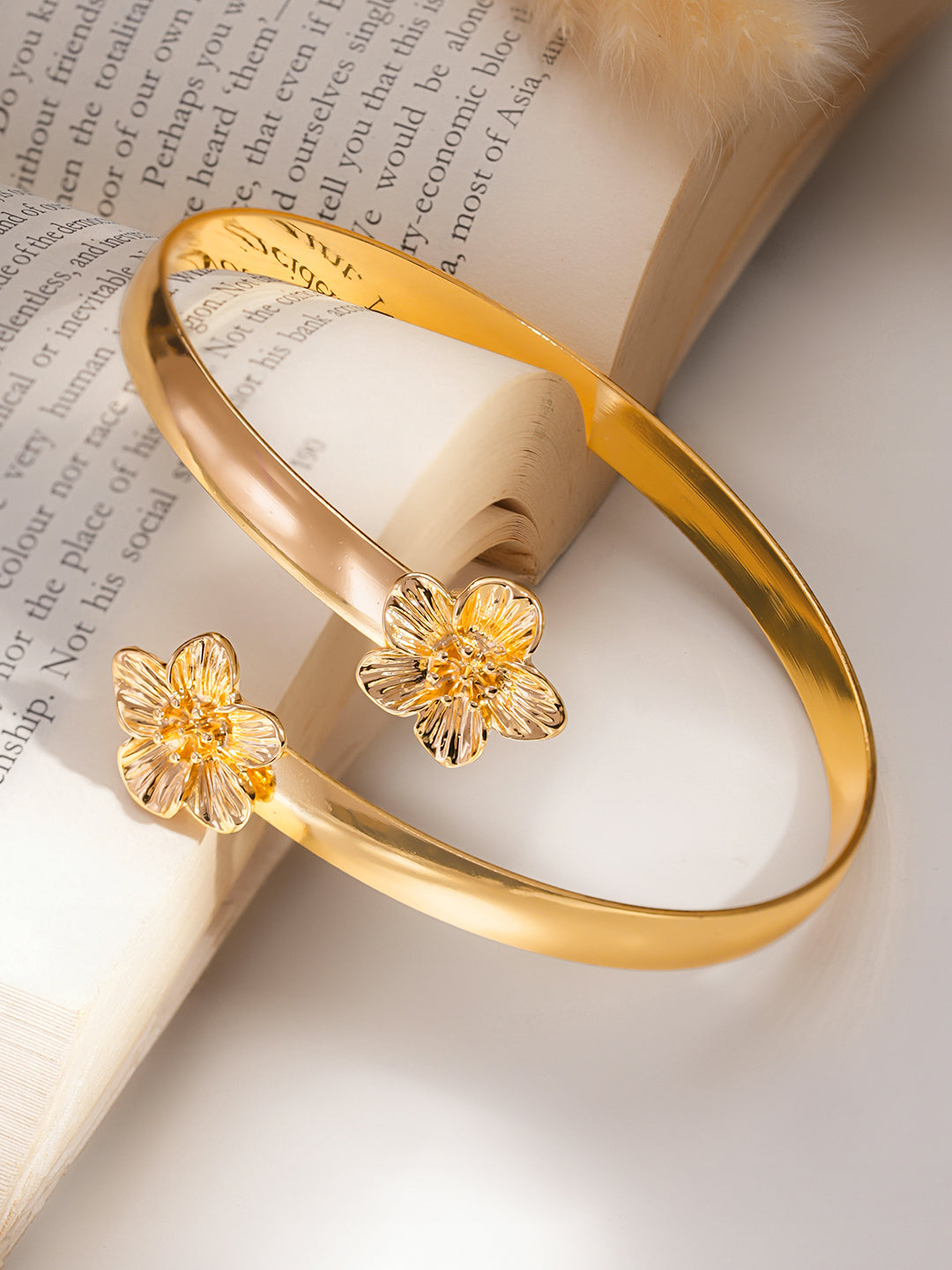 Golden Bloom Floral Armlet フリーサイズ