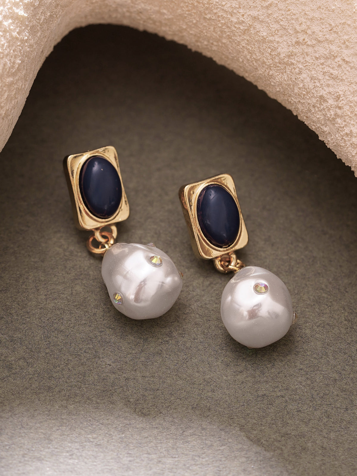 【Rubans】Gold Plated Baroque Pearl Midnight Navy Gold Drop Earrings｜ゴールドメッキ バロックパール ミッドナイトネイビー ゴールド ドロップピアス