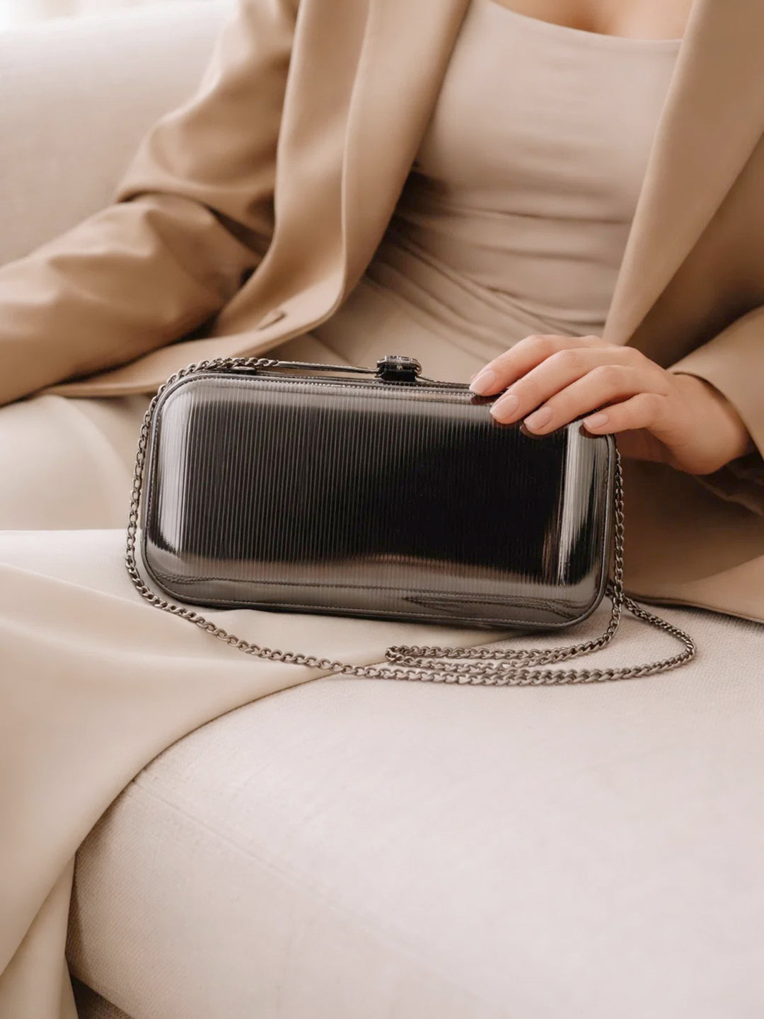 Midnight Black Ribbed Metallic Box Clutch フリーサイズ