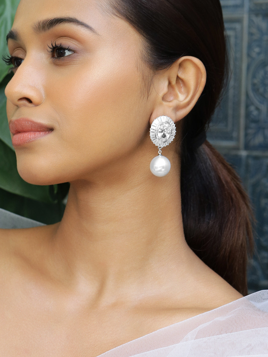 【Rubans】 Rhodium Plated Pearl & Cubic Zirconia Oval Frame Drop Earrings｜ロジウムメッキ パール＆ジルコニア オーバルフレーム ドロップイヤリング