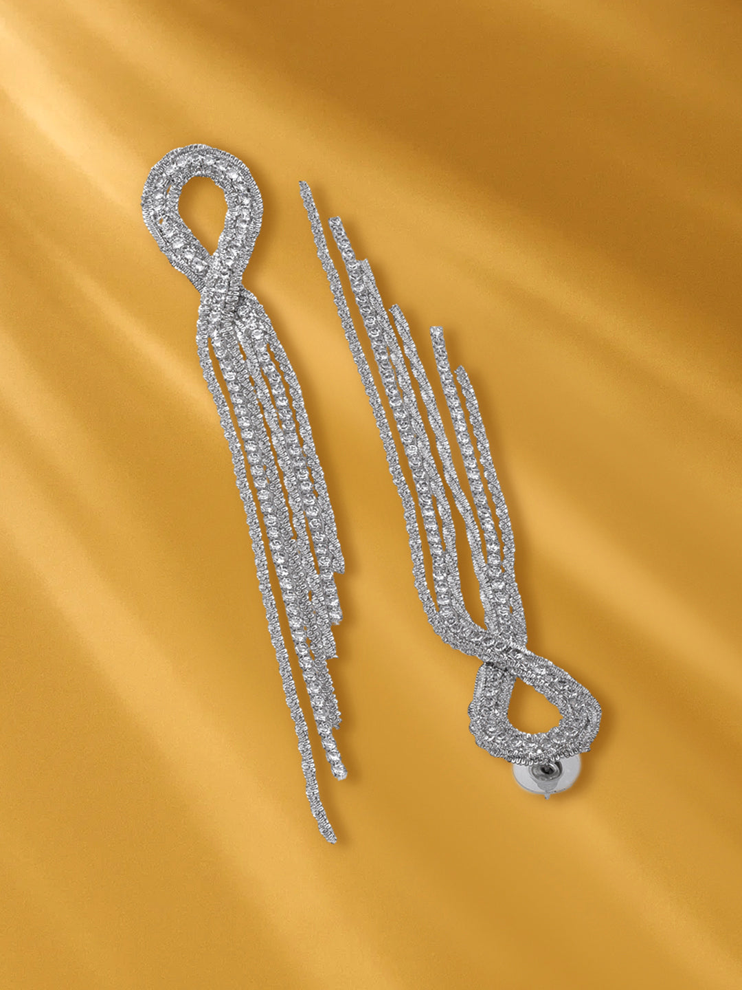 White Crystal Tassel Dangler Earrings フリーサイズ