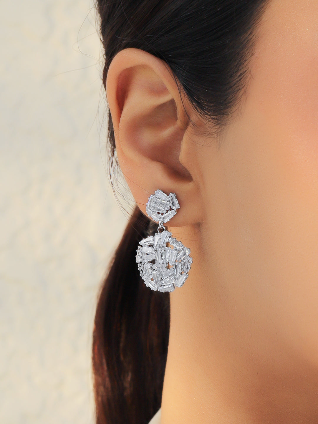 Drop Earrings With White Crystals フリーサイズ