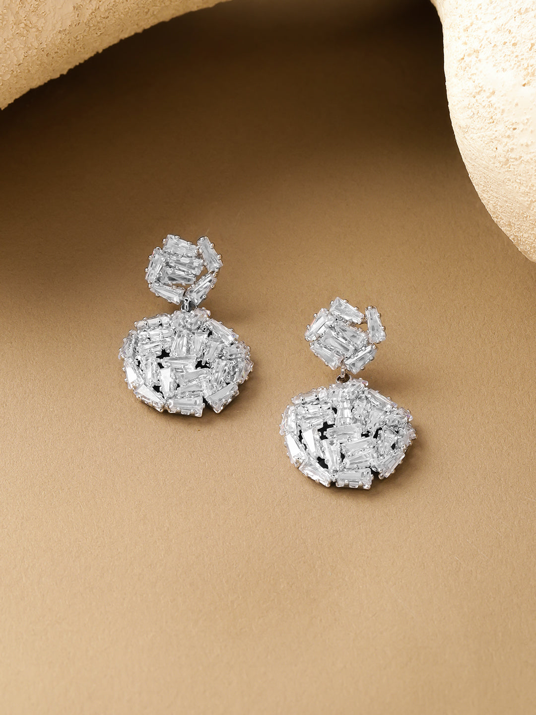 Drop Earrings With White Crystals フリーサイズ