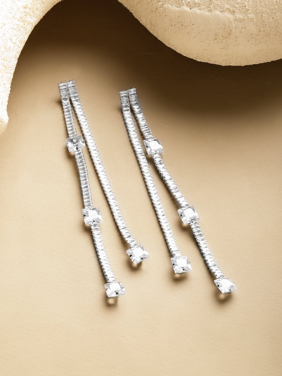 Crystal Studded Long Dangler Earrings フリーサイズ