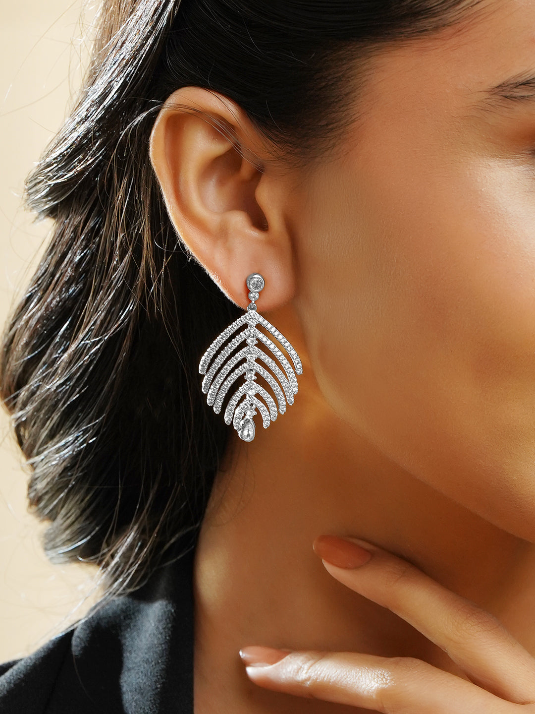 Rubans Rhodium-Plated Leaf Design Earrings with Sparkling Cubic Zirconia Stones フリーサイズ