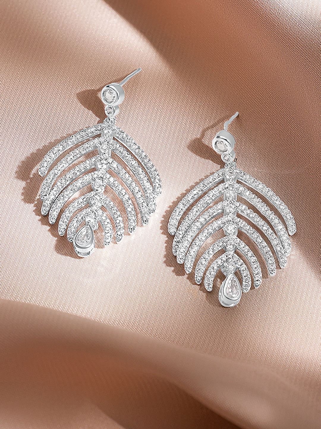 Rubans Rhodium-Plated Leaf Design Earrings with Sparkling Cubic Zirconia Stones フリーサイズ