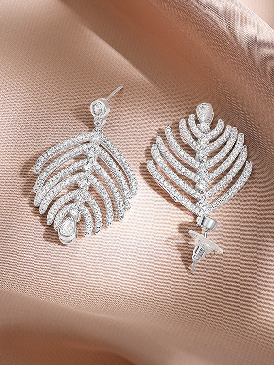 Rubans Rhodium-Plated Leaf Design Earrings with Sparkling Cubic Zirconia Stones フリーサイズ