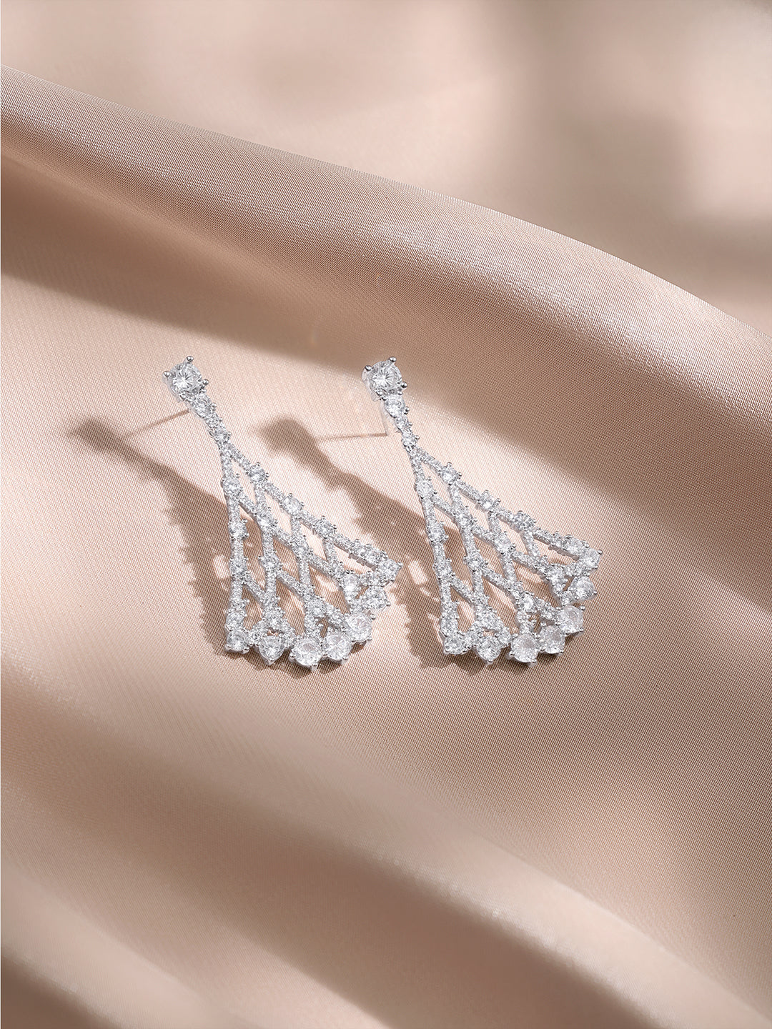 Rubans Rhodium-Plated Lattice Fan Design Cubic Zirconia Dangler Earrings フリーサイズ