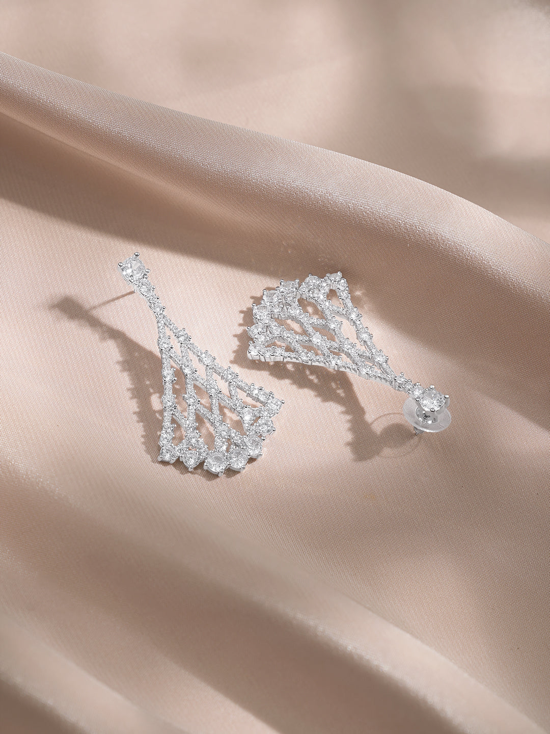 Rubans Rhodium-Plated Lattice Fan Design Cubic Zirconia Dangler Earrings フリーサイズ
