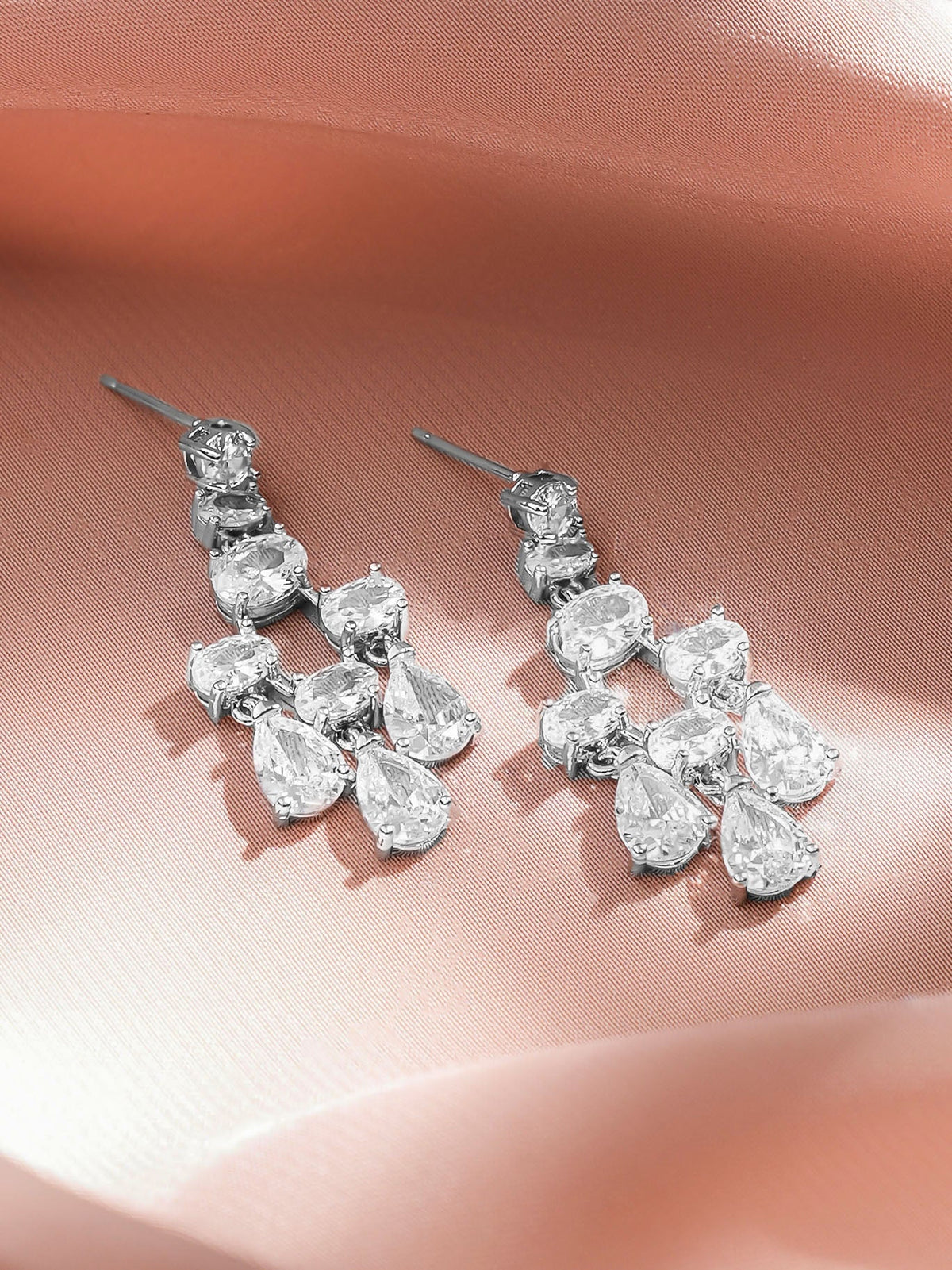 Rubans Rhodium-Plated White Crystal AD Studded Statement Dangler Earrings フリーサイズ