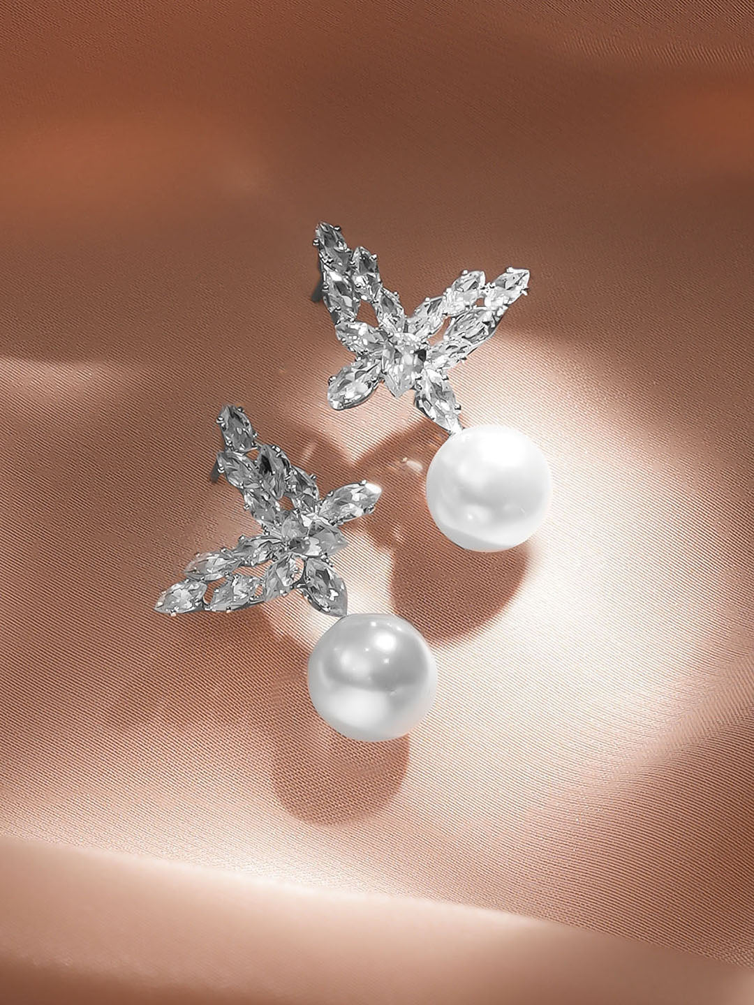 Rubans Rhodium Plated Butterfly Marquise Crystal & Pearl Drop Elegant Earrings フリーサイズ