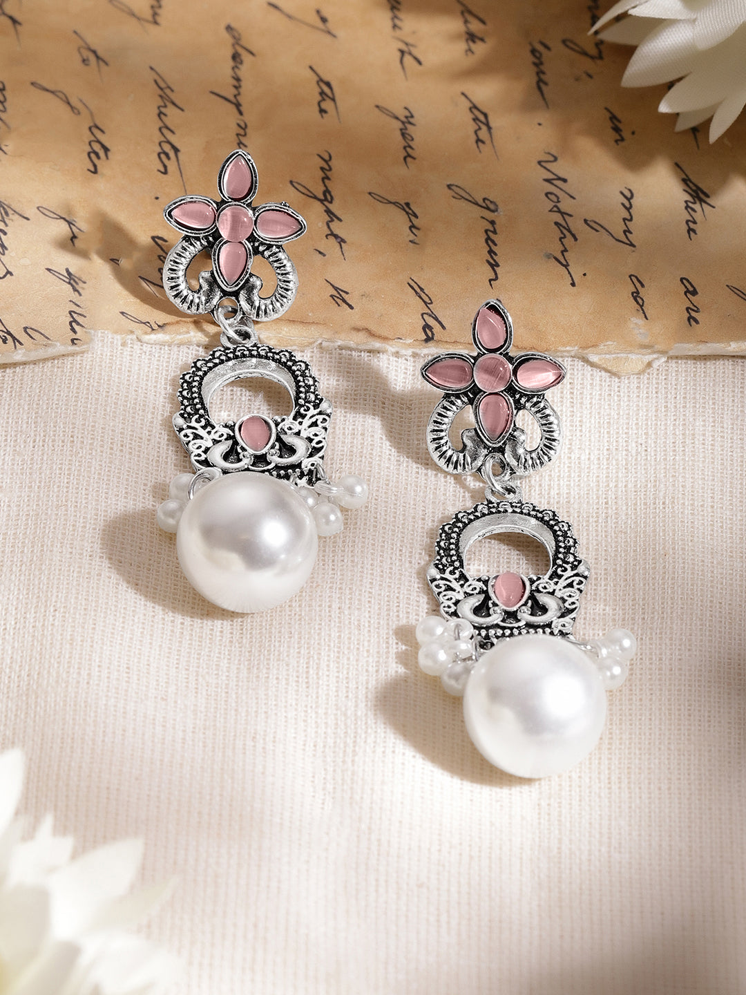 Blush Pink Petal Oxidised Pearl Earrings フリーサイズ