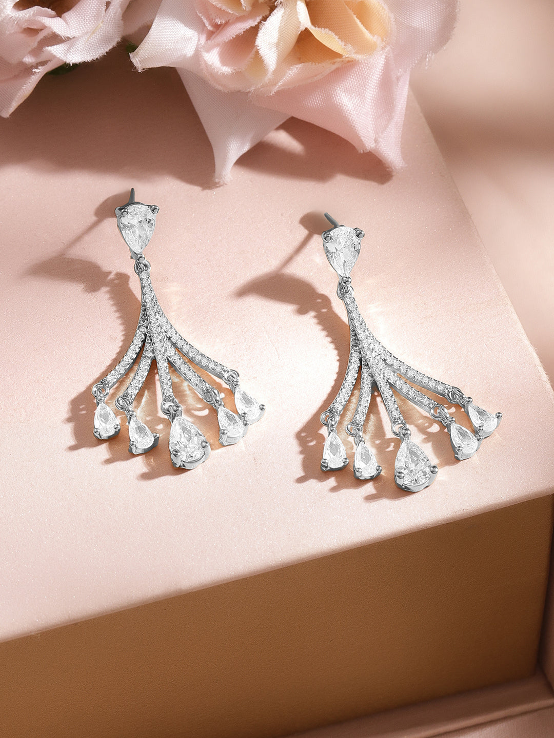 Luxe Silver Crystal Cascade Earrings フリーサイズ