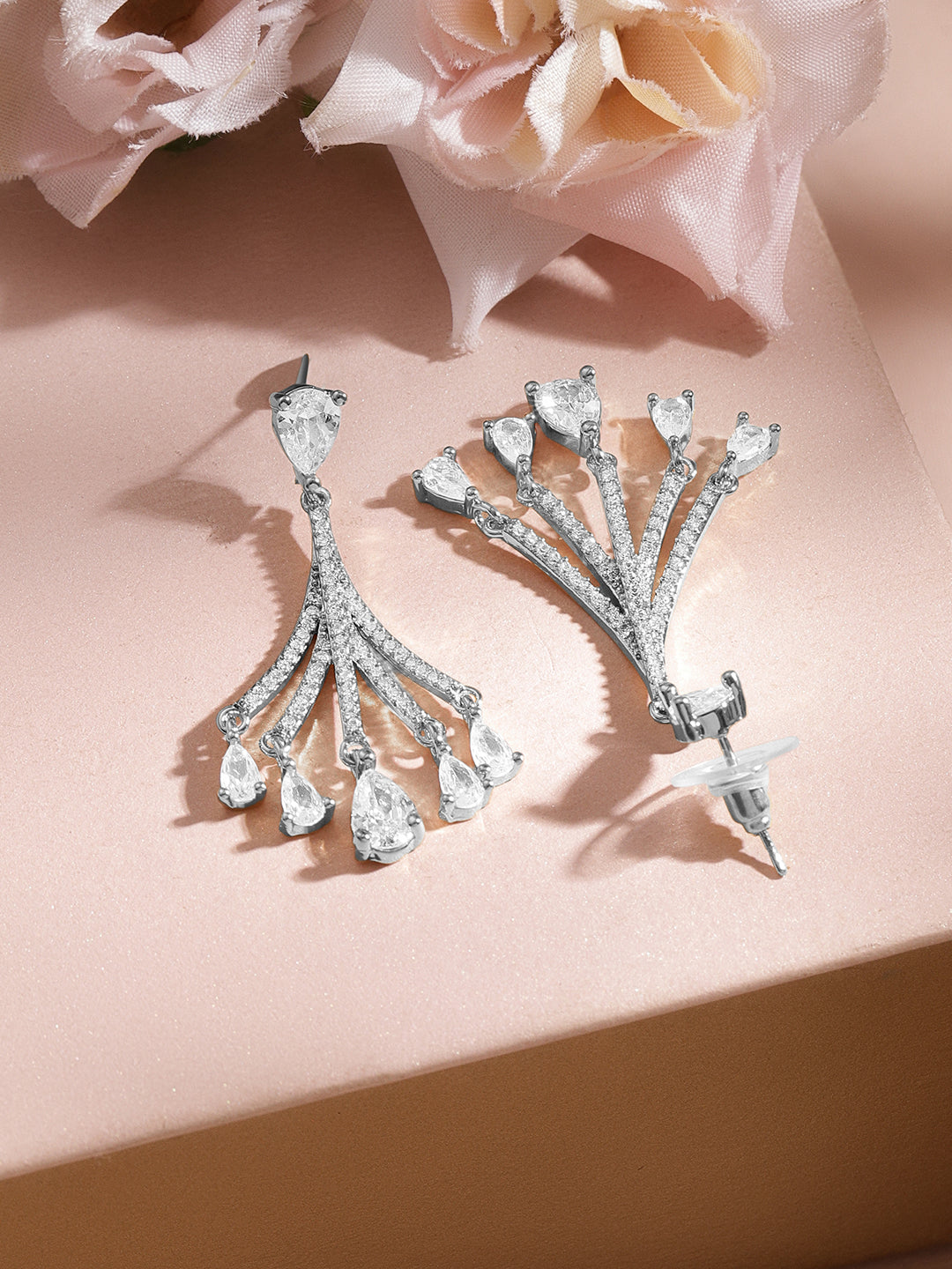 Luxe Silver Crystal Cascade Earrings フリーサイズ