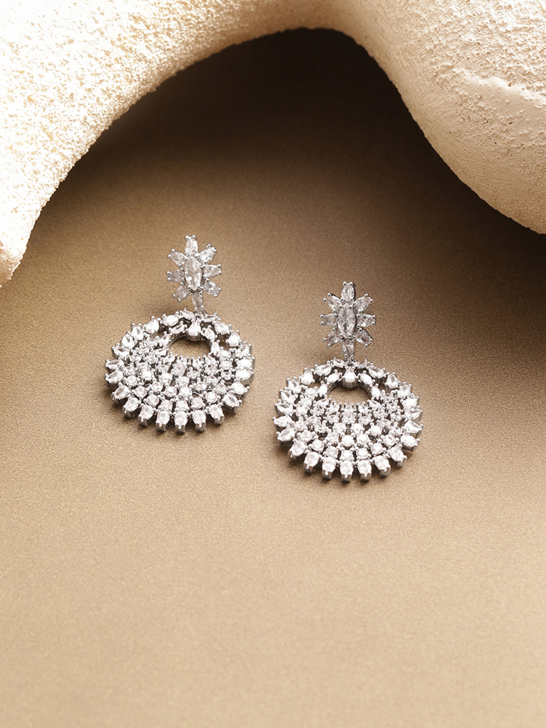 Rhodium Plated Brass American Diamond Floral Drop Earrings フリーサイズ