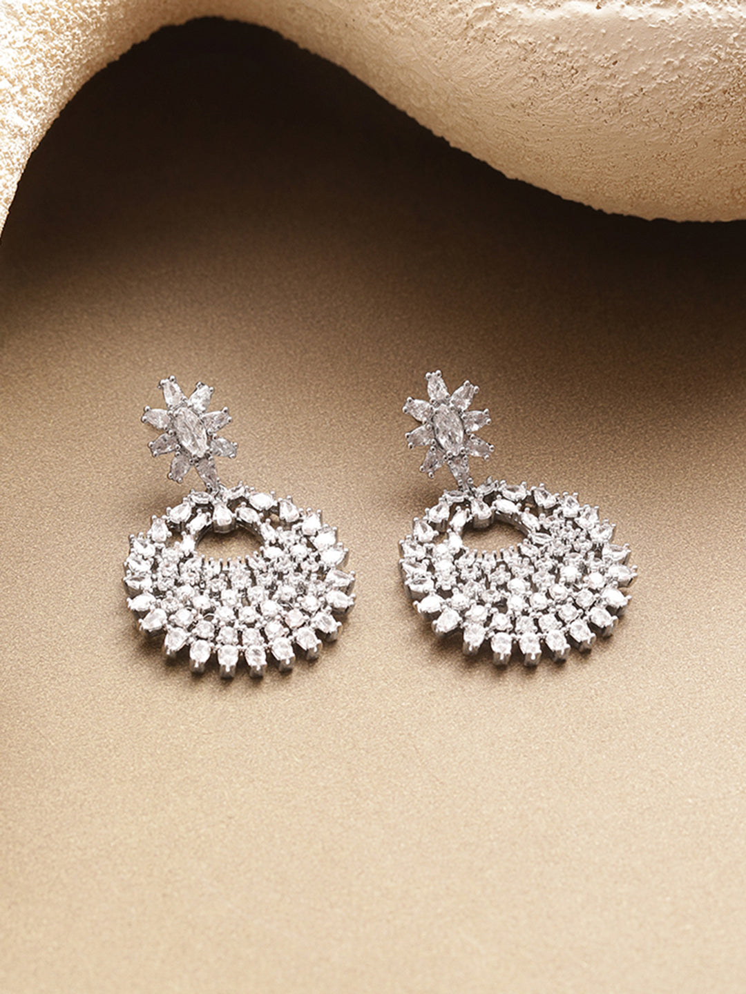 Rhodium Plated Brass American Diamond Floral Drop Earrings フリーサイズ