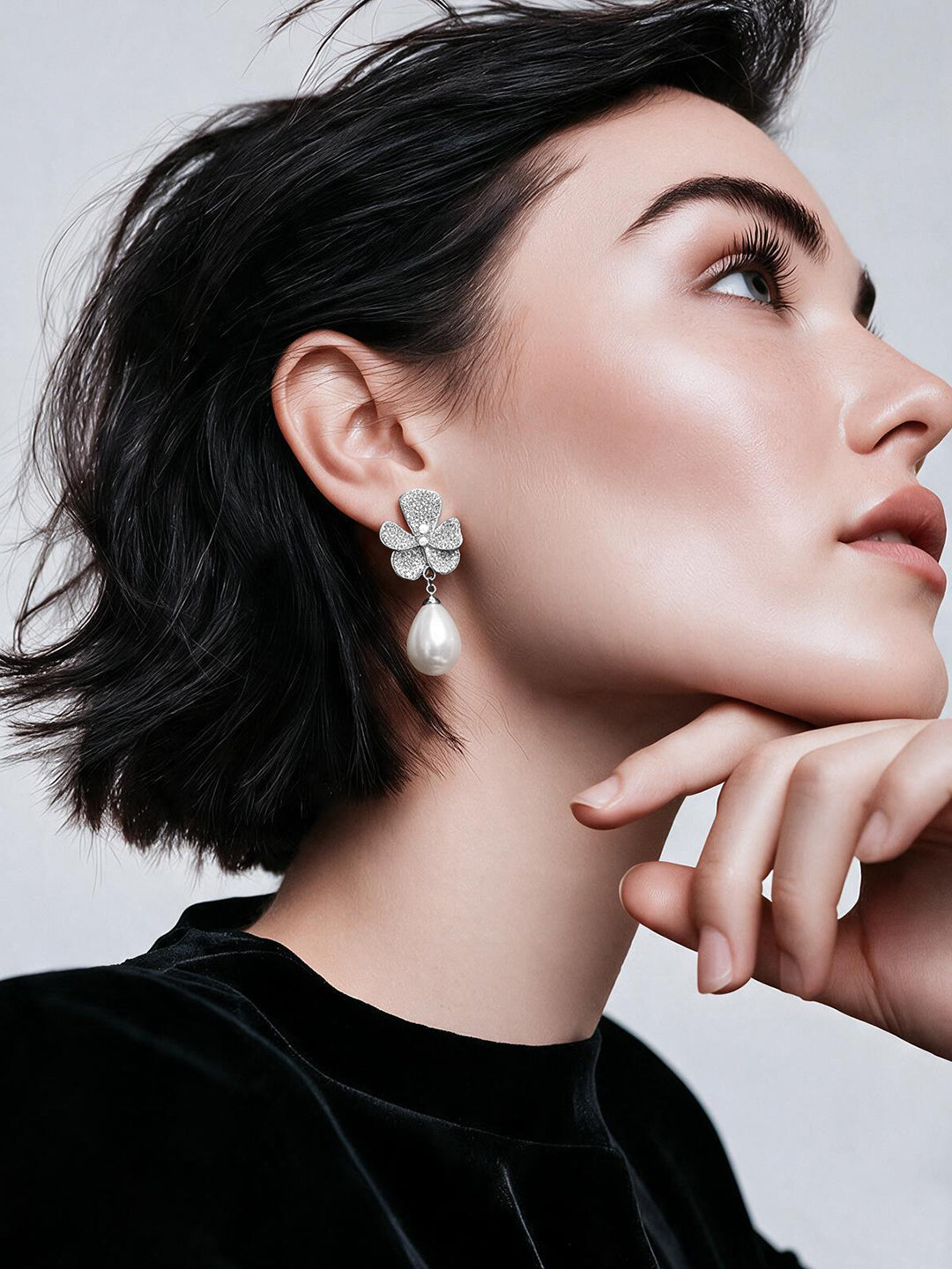 【Rubans】 Rhodium Plated Crystal Bloom Pearl Drop Earrings｜ロジウムメッキ クリスタル ブルーム パールドロップ イヤリング