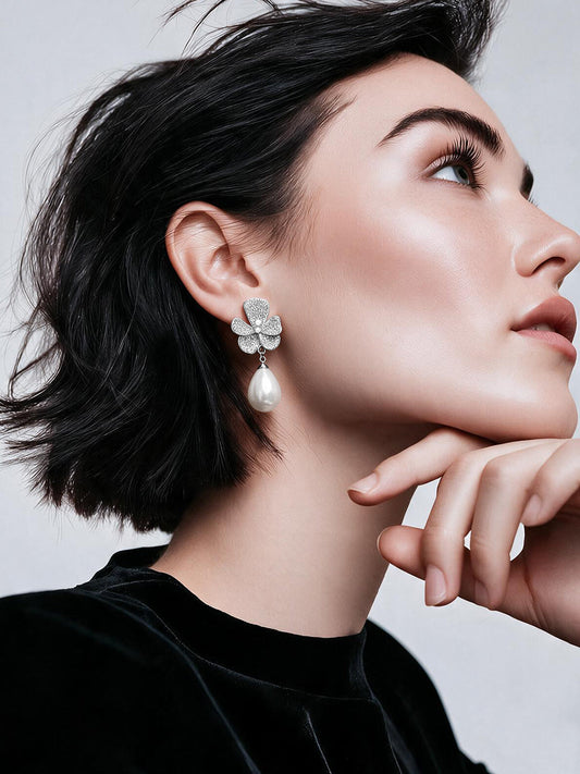 【Rubans】 Rhodium Plated Crystal Bloom Pearl Drop Earrings｜ロジウムメッキ クリスタル ブルーム パールドロップ イヤリング