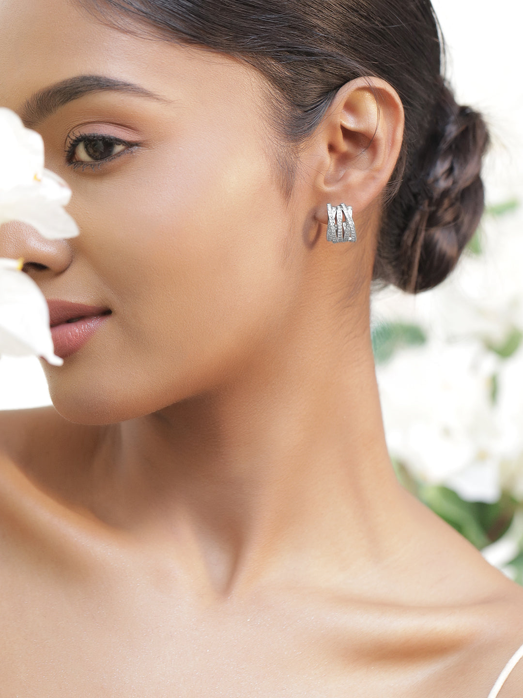 【Rubans】 Rhodium-Plated American Diamond Zirconia Huggie Hoop Earrings｜ロジウムメッキ アメリカンダイヤモンド ジルコニア ハギーフープピアス