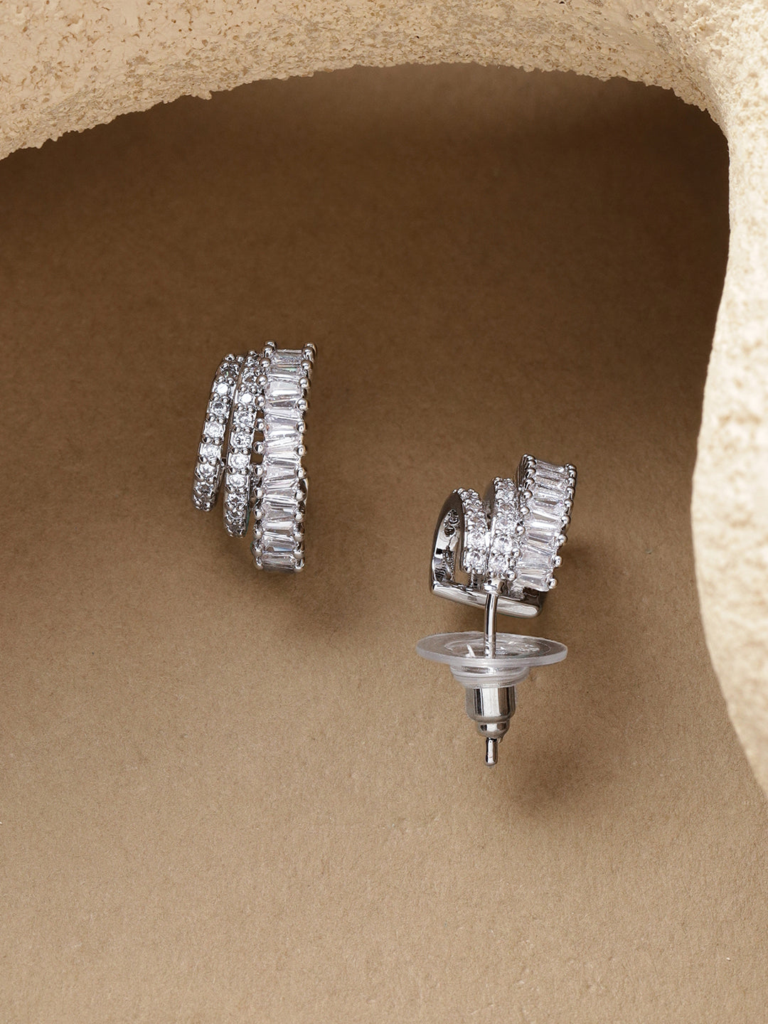 Studded triple layer half hoop earrings フリーサイズ