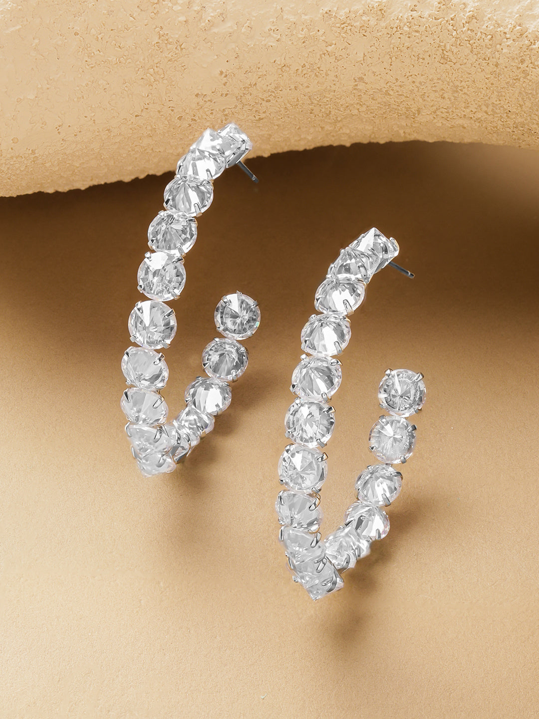 Open Hoop White Crystal Earrings フリーサイズ