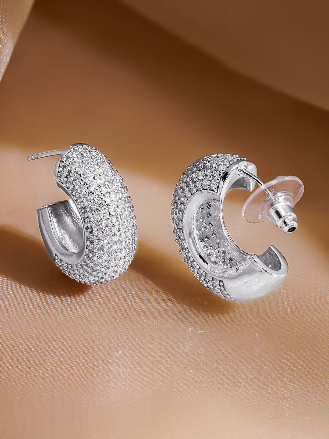 Rubans Rhodium-Plated Brass Crystal Zirconia Textured Dome Half Hoop Earrings フリーサイズ