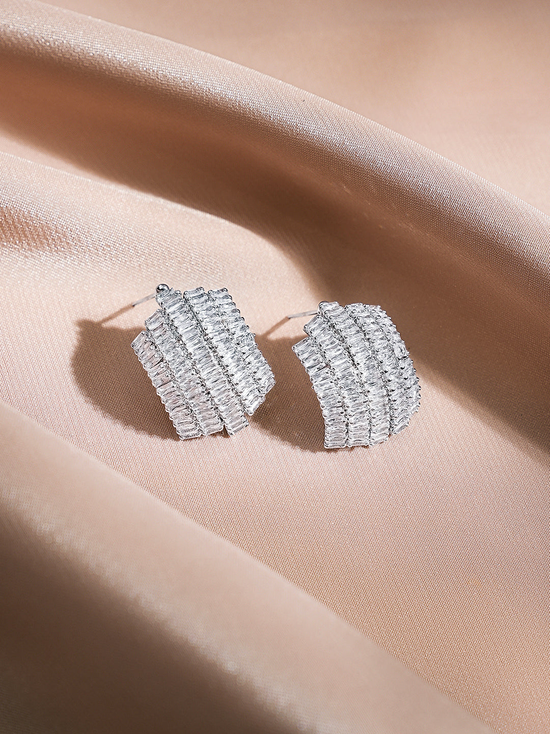 Rubans Rhodium-Plated Baguette AD Embellished Curved Statement Stud Earrings フリーサイズ