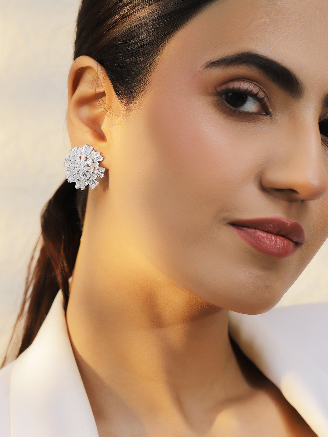 【Rubans】 Snowflake Crystal Stud Earrings｜スノーフレーク クリスタル スタッドイヤリング