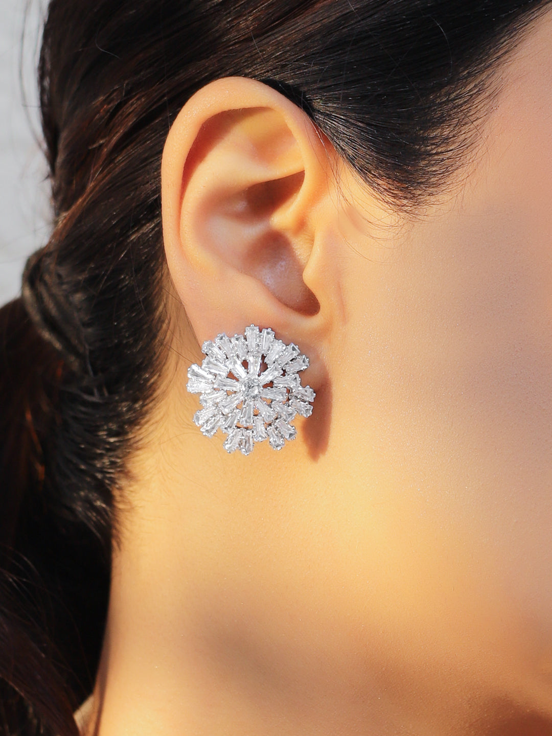 【Rubans】 Snowflake Crystal Stud Earrings｜スノーフレーク クリスタル スタッドイヤリング