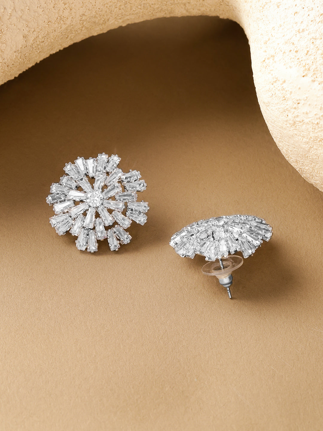 【Rubans】 Snowflake Crystal Stud Earrings｜スノーフレーク クリスタル スタッドイヤリング