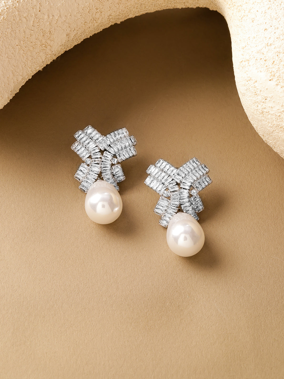 【Rubans】 Rhodium Crystal Studded Pearl Drop Earrings｜ロジウム クリスタル スタッデッド パール ドロップイヤリング