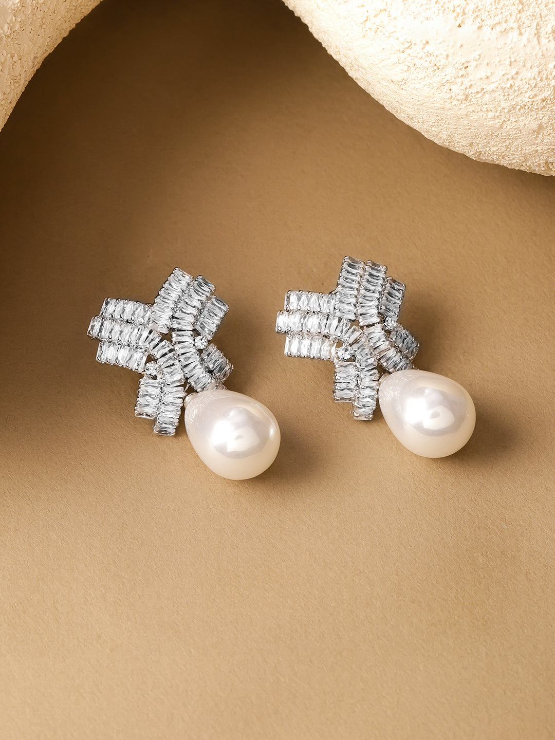 【Rubans】 Rhodium Crystal Studded Pearl Drop Earrings｜ロジウム クリスタル スタッデッド パール ドロップイヤリング