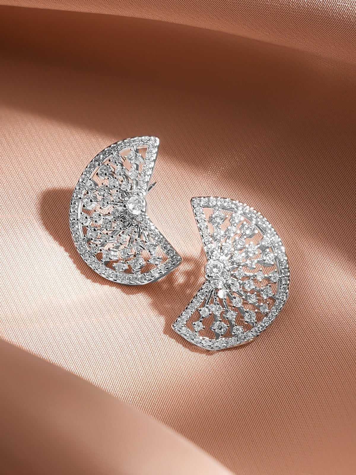 Rubans Rhodium Plated Sparkling Cubic Zirconia Half-Fan Statement Stud Earrings フリーサイズ