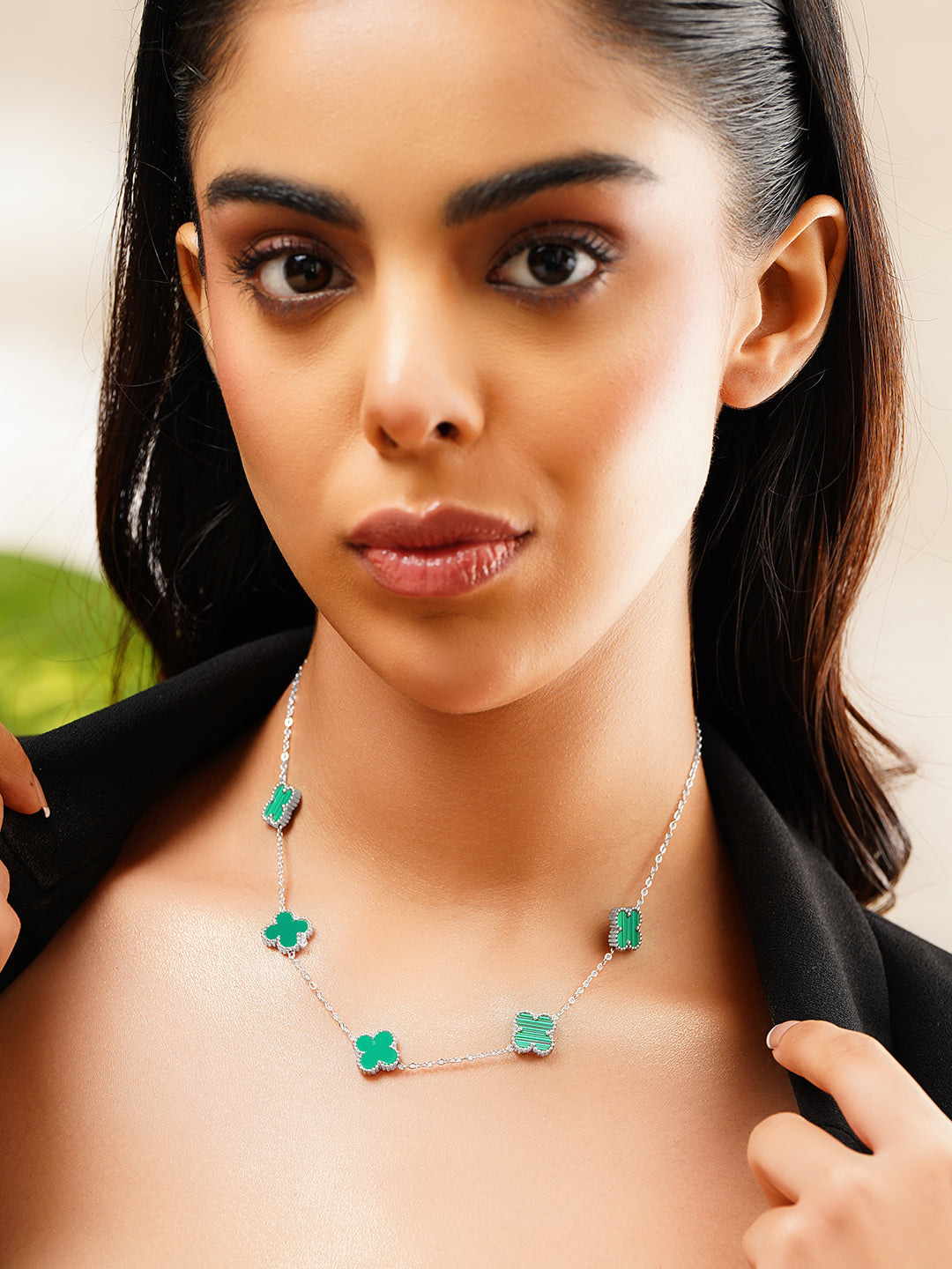 【Rubans】 Rhodium Plated Emerald Green Clover Motif Necklace｜ロジウムメッキ エメラルドグリーン クローバーモチーフ ネックレス